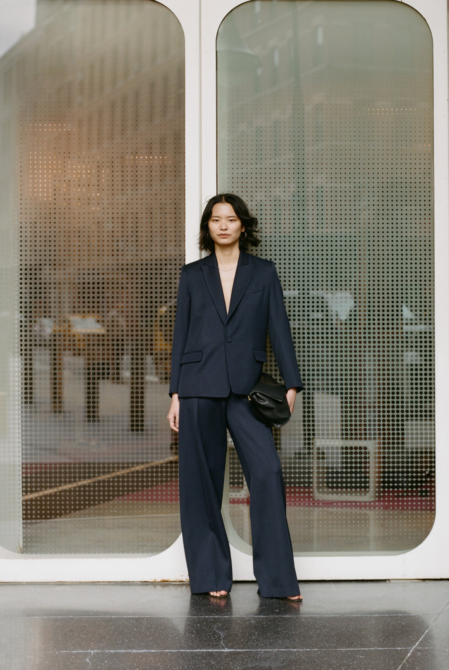 tailleur femme en laine bleu marine Made in France par Facettes Studio
