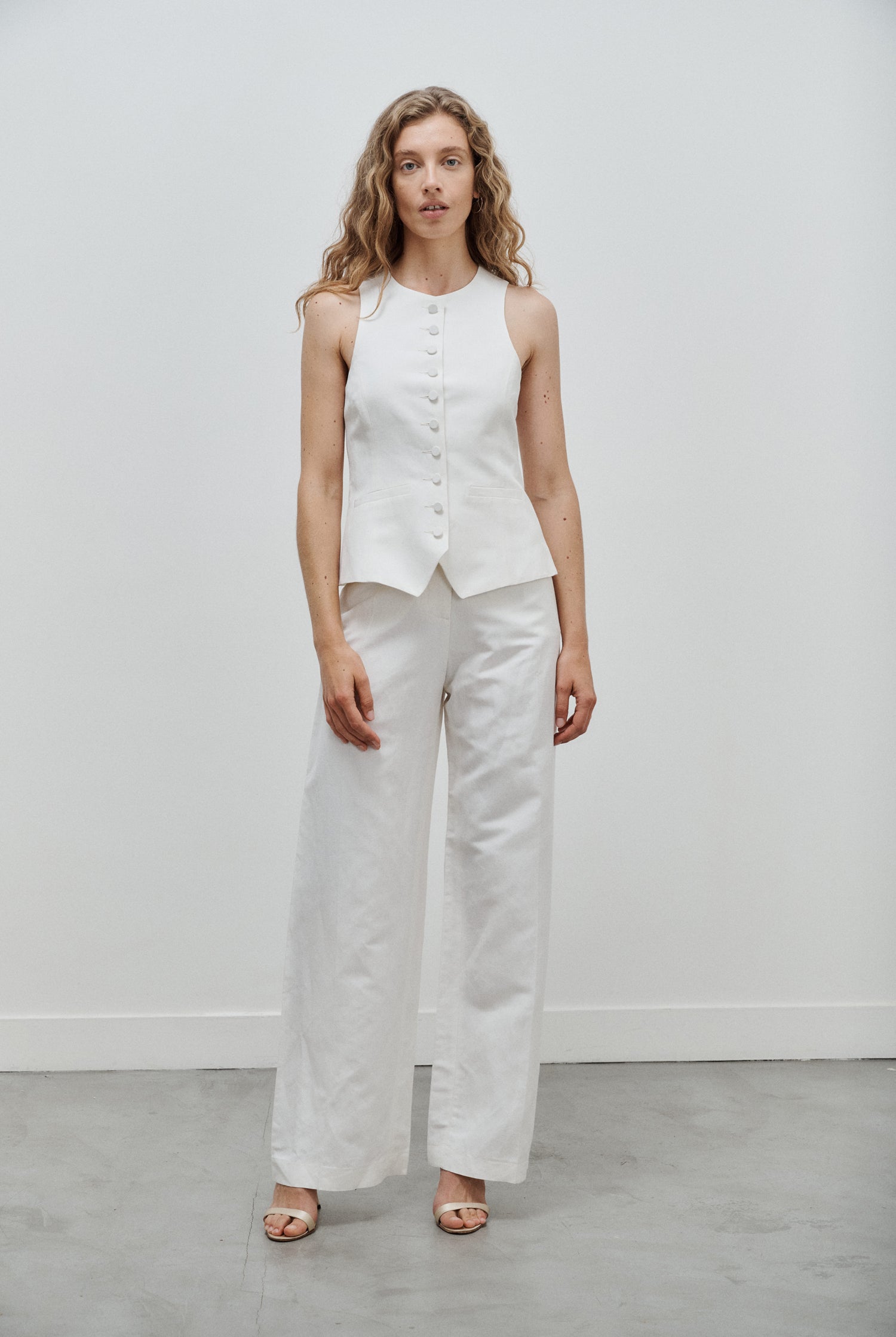 gilet veston de tailleur femme toile de lin et soie blanc cassé Made in France par Facettes Studio