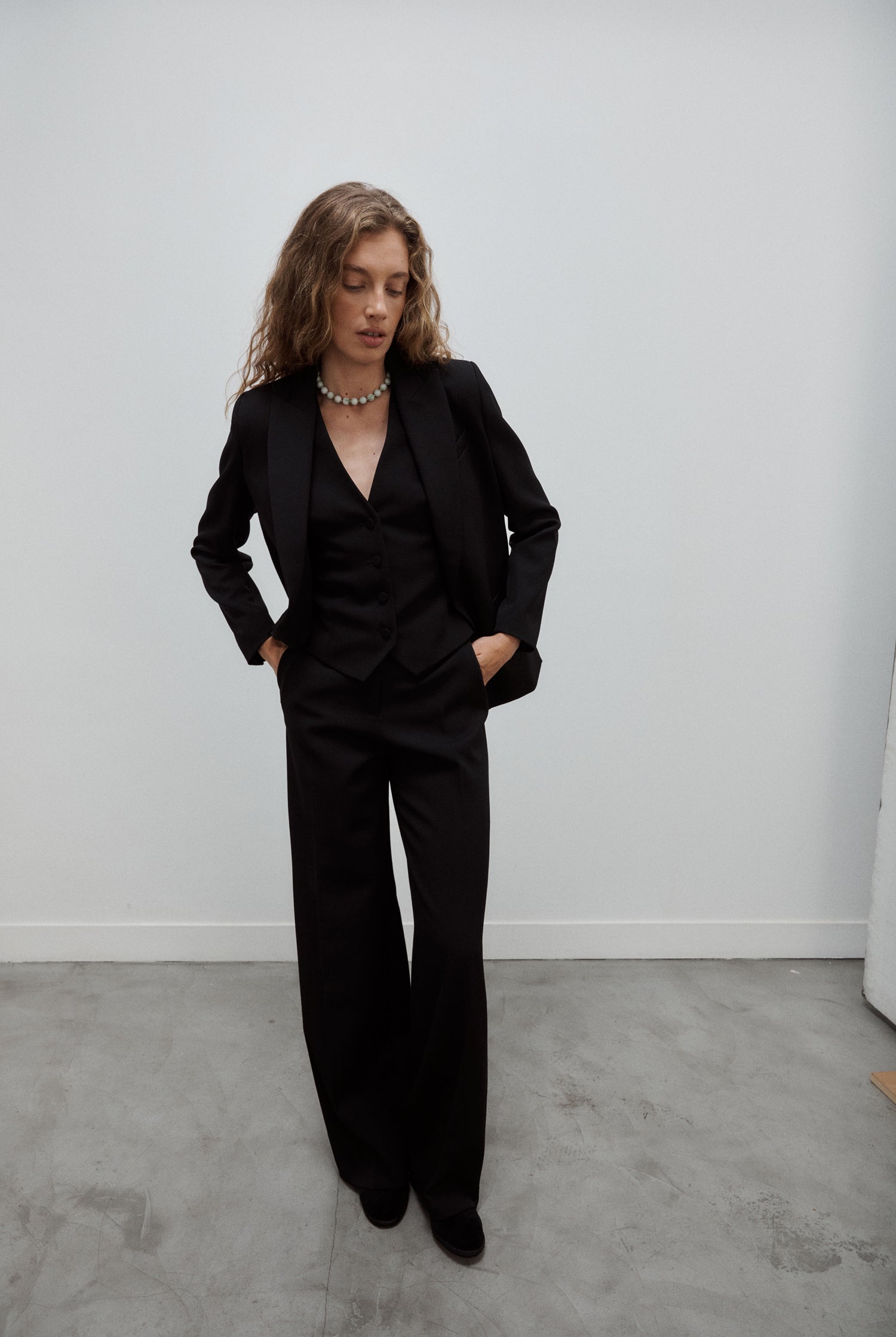 veste blazer Lauren Gabardine noire made in France par Facettes Studio