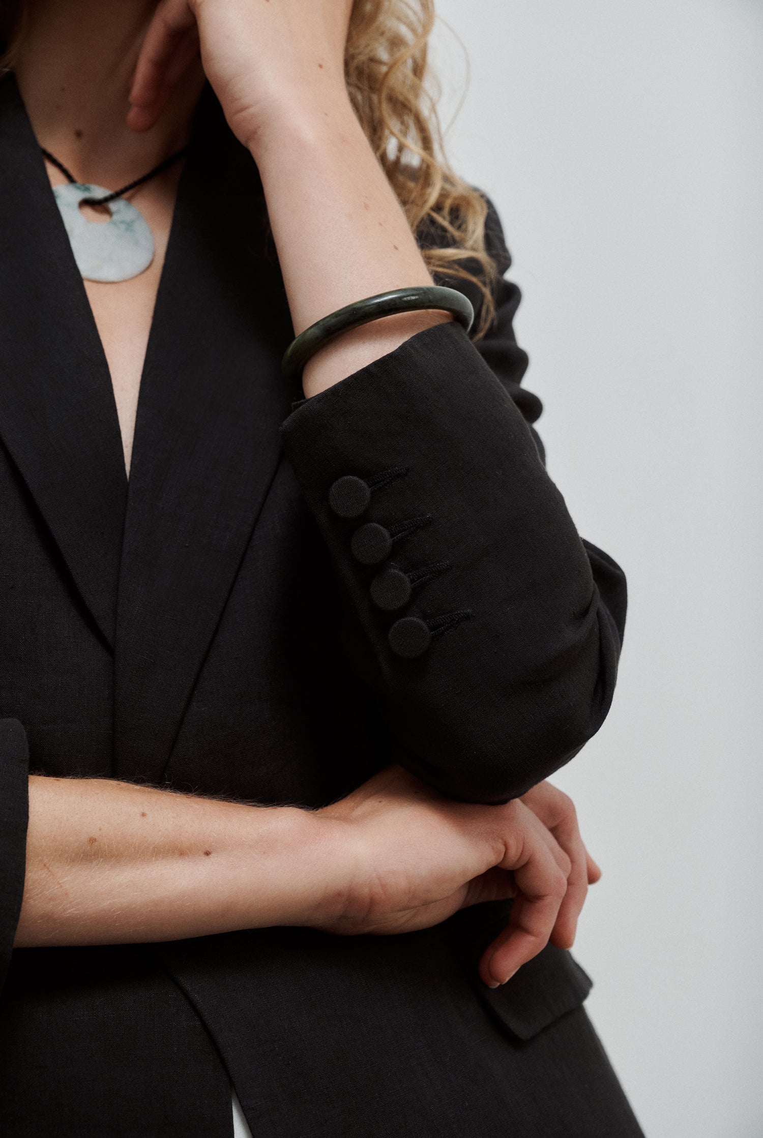veste de tailleur femme à boutonnage simple en lin noir par facettes Studio