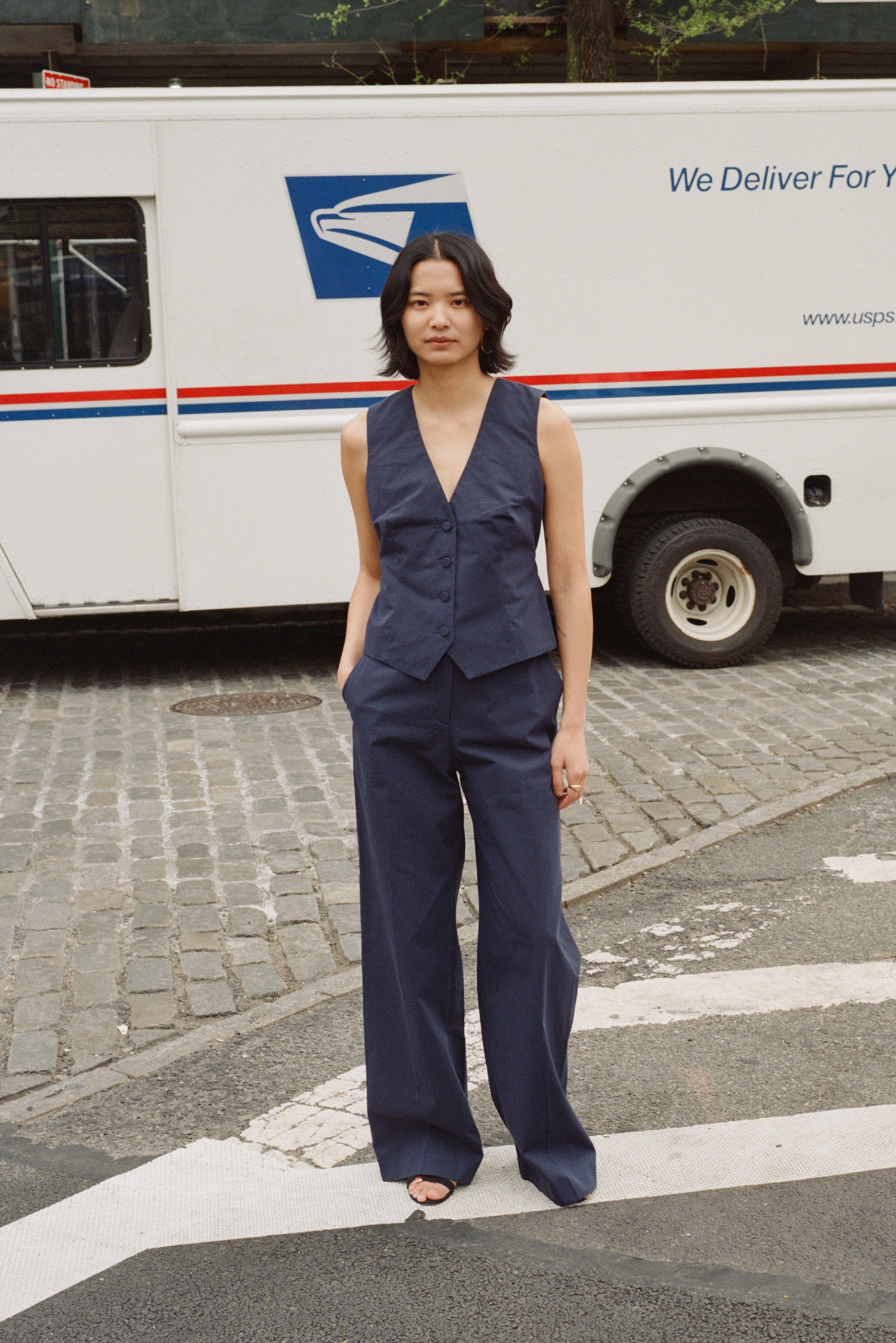 gilet de tailleur femme en coton bleu marine Made in France par Facettes Studio