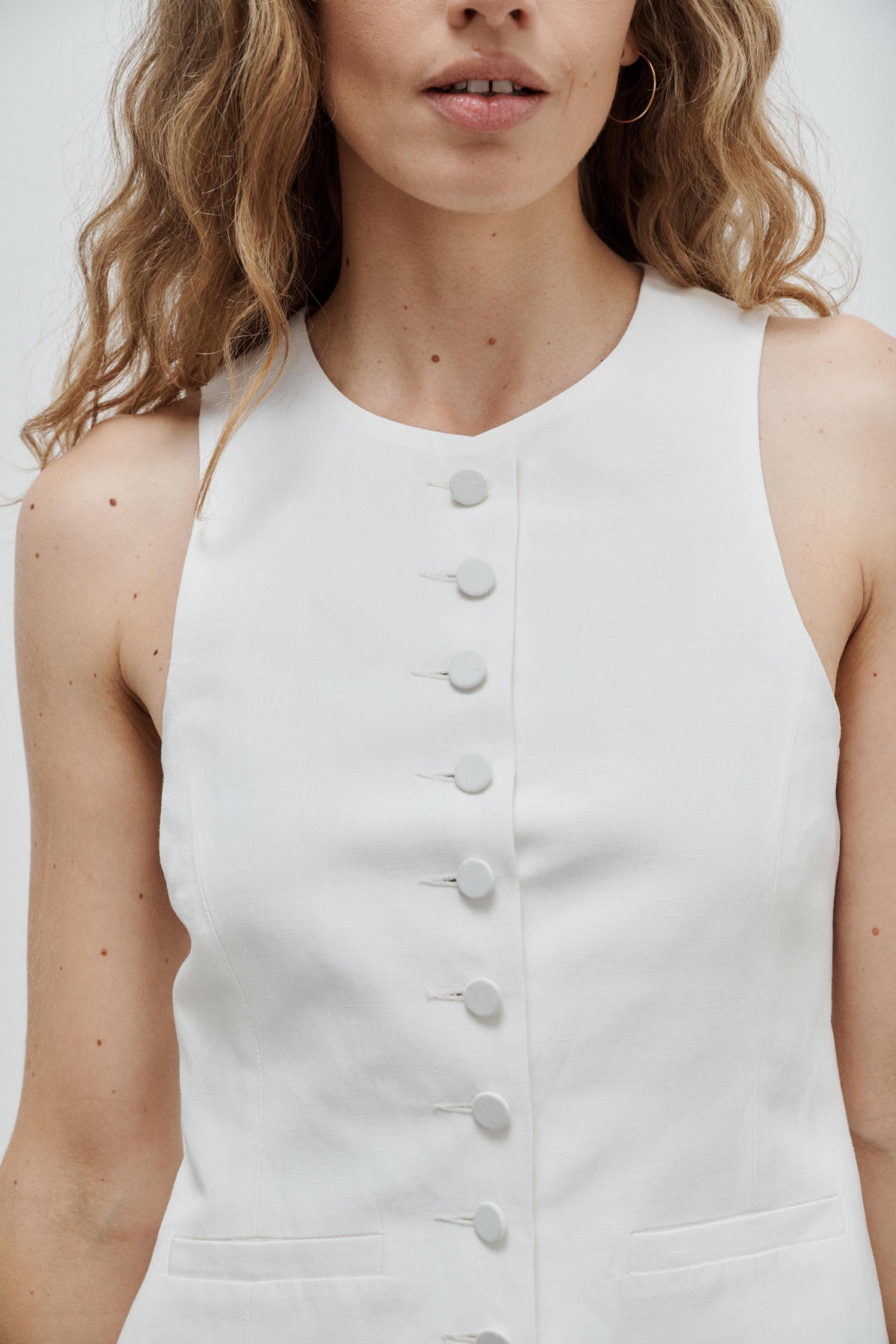 gilet veston de tailleur femme toile de lin et soie blanc cassé Made in France par Facettes Studio