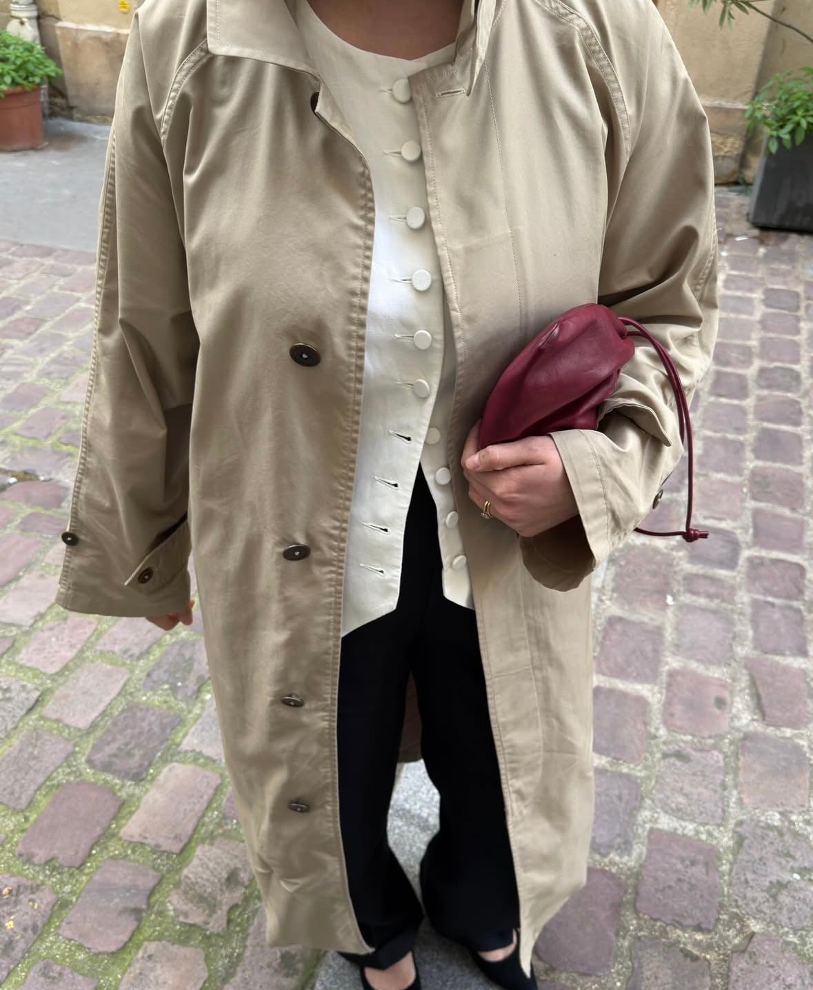 Femmes Facettes Ofelia Rodrigez Lemiale portant le gilet Monica