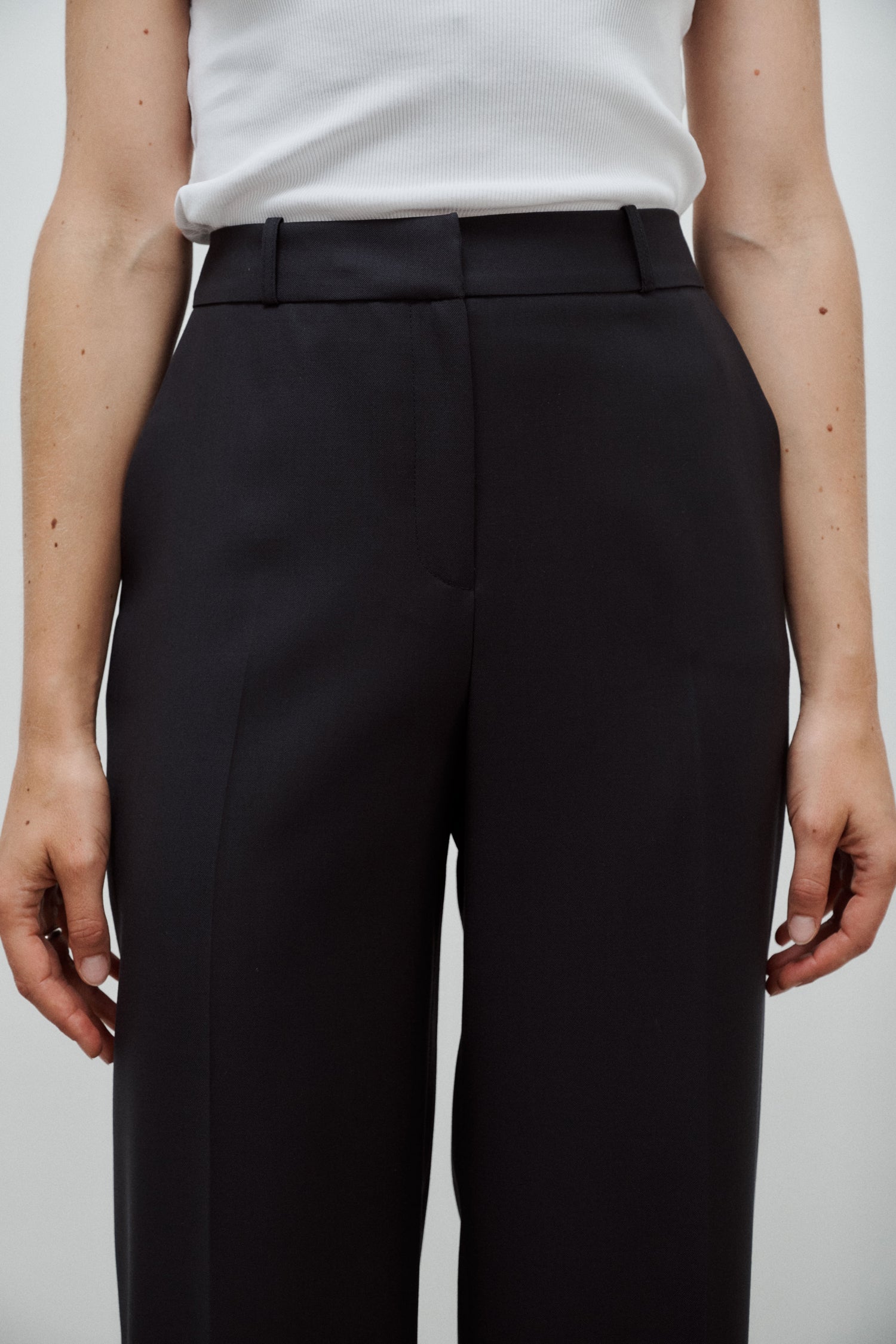 pantalon de tailleur femme twill de laine anthracite Made in France par Facettes Studio
