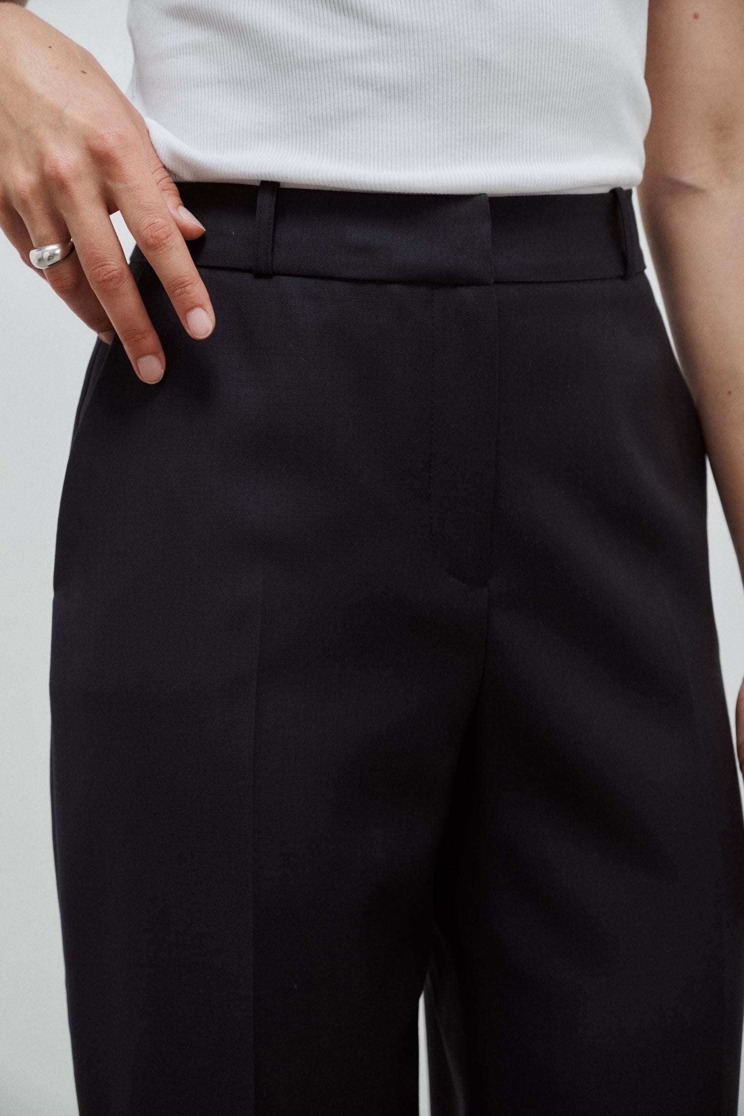 pantalon de tailleur femme twill de laine anthracite Made in France par Facettes Studio