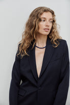 veste de tailleur femme simple boutonnage gabardine de laine bleu marine Made in France par Facettes Studio